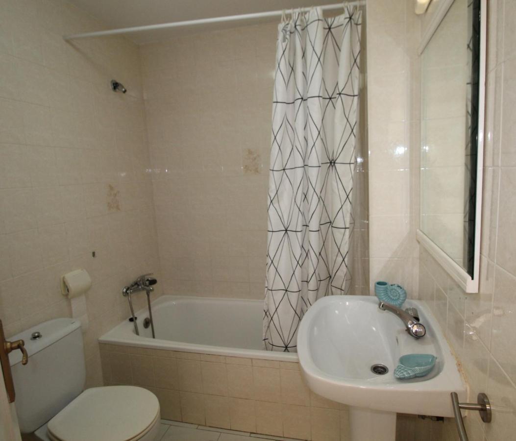 Carihuela Beach Apartment, 2Nd Line Torremolinos Eksteriør bilde