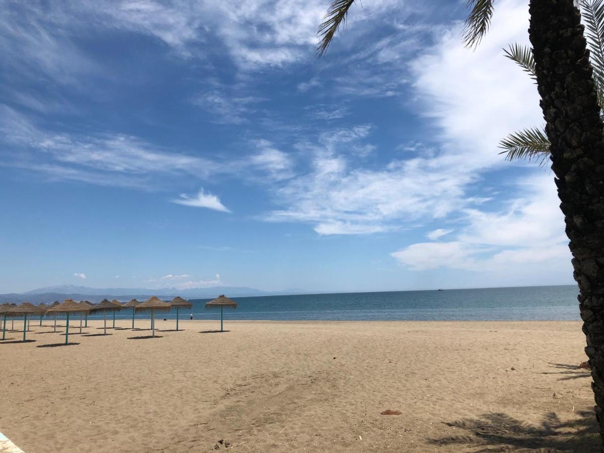 Carihuela Beach Apartment, 2Nd Line Torremolinos Eksteriør bilde