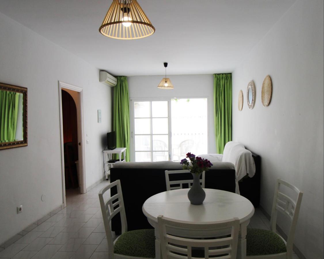 Carihuela Beach Apartment, 2Nd Line Torremolinos Eksteriør bilde